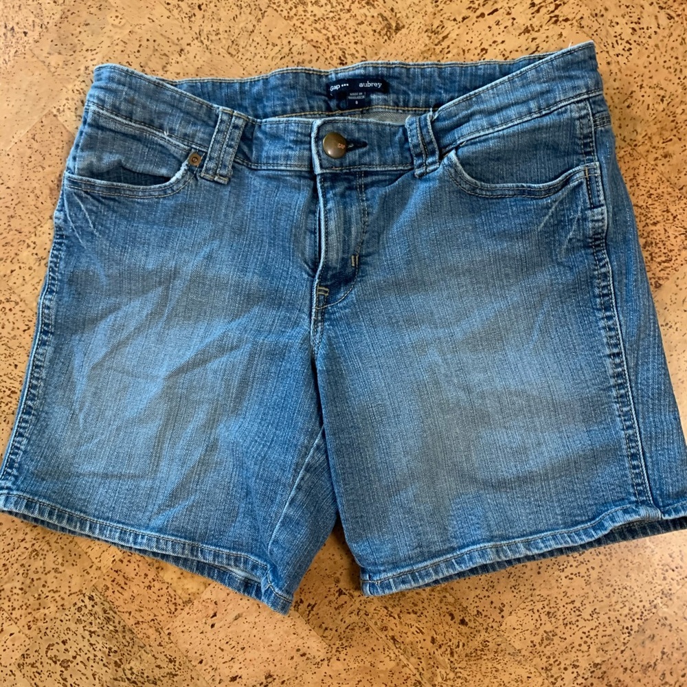 Good condition Gap Aubrey shorts